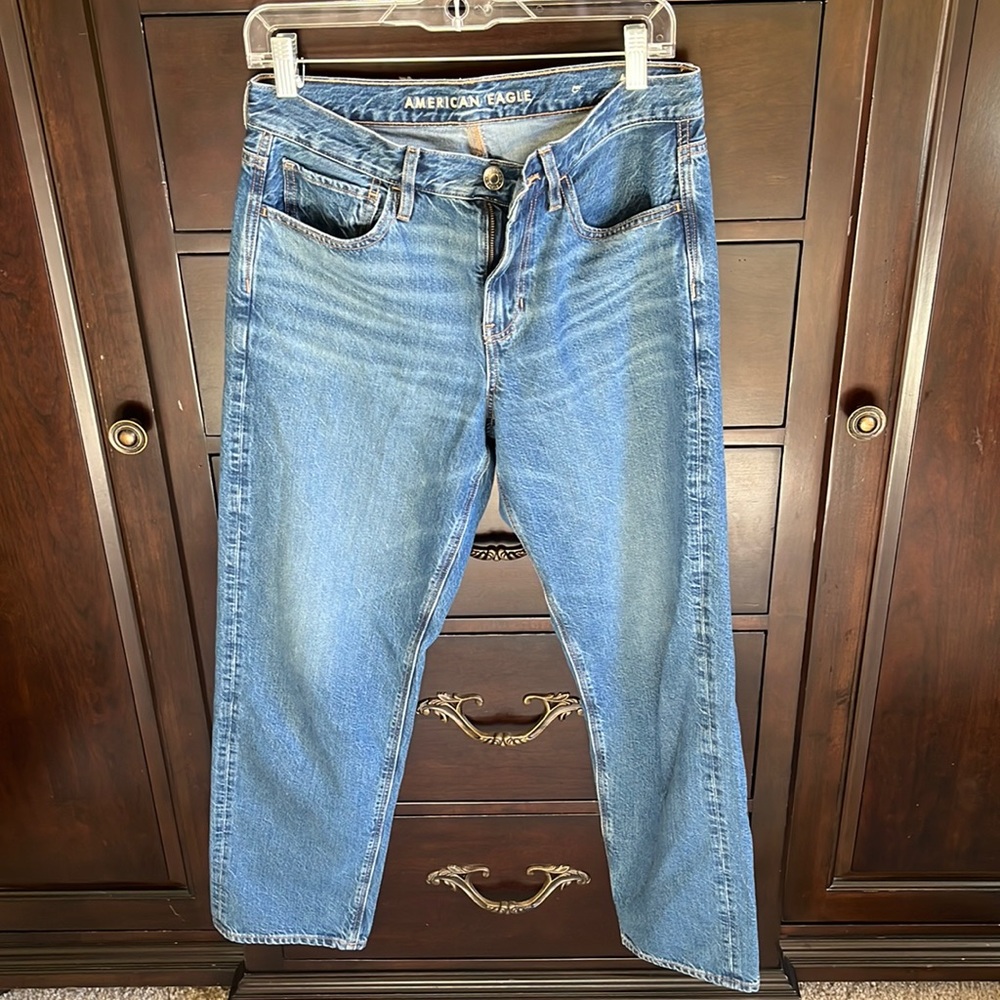 American Eagle 90’s straight leg mom jeans